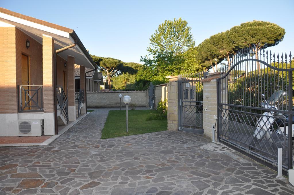 Villa Smeraldo Roma Infernetto Eksteriør billede